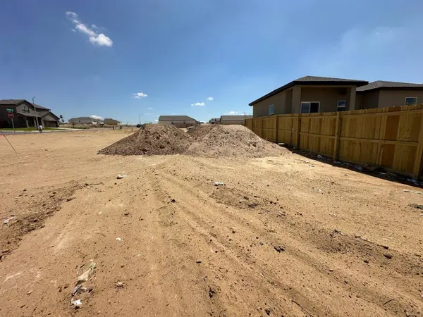5204 Curuba Dr., Laredo, TX 78046