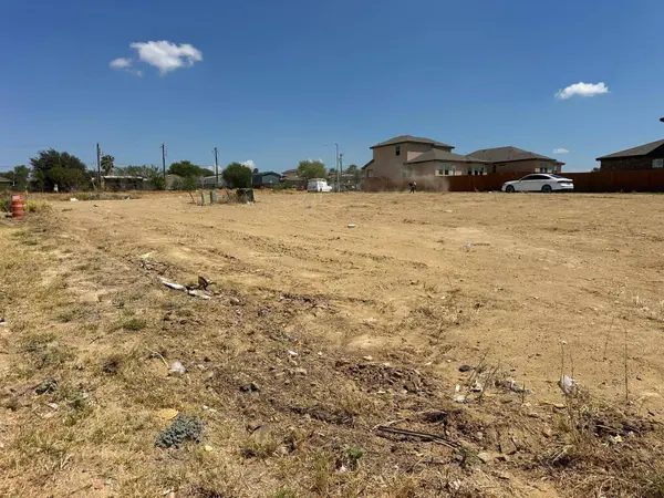 5008 Castano Dr, Laredo, TX 78046