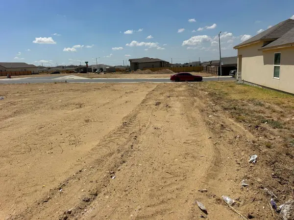 5008 Castano Dr, Laredo, TX 78046