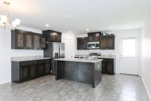 5625 Encanto Dr, Laredo, TX 78046