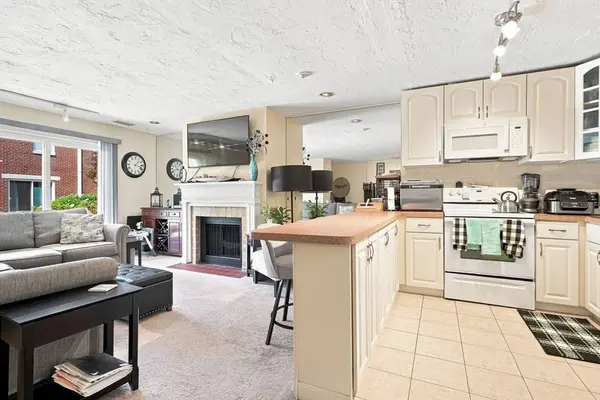 150 Quincy Shore Drive #17, Quincy, MA 02171