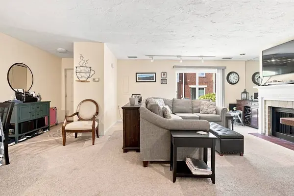 150 Quincy Shore Drive #17, Quincy, MA 02171