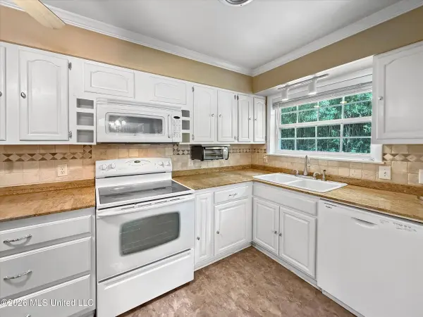 331 Main Street, Bay Saint Louis, MS 39520
