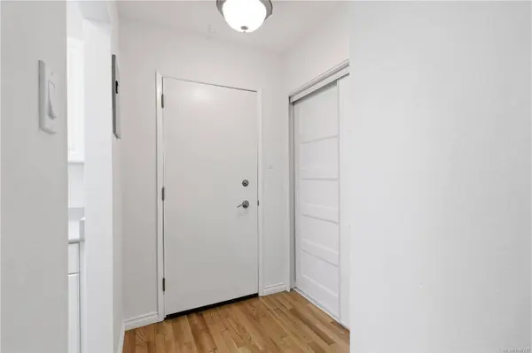 1870 McKenzie Ave ##305, Saanich, BC V8N 4X3