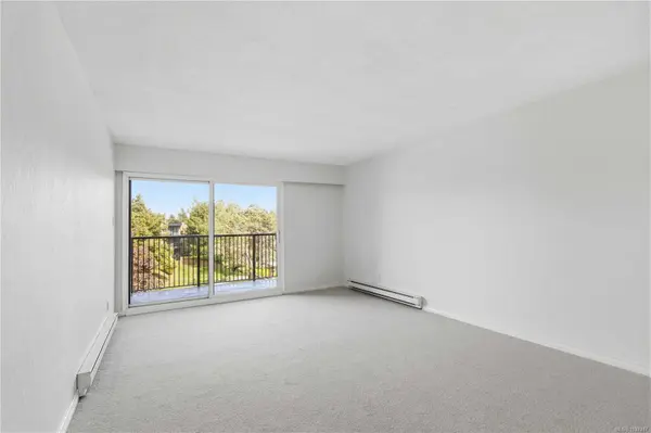 1870 McKenzie Ave ##305, Saanich, BC V8N 4X3