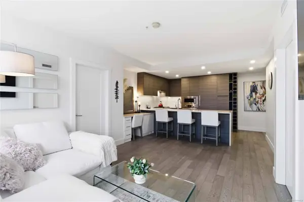777 Herald St ##2103, Victoria, BC V8T 0C7