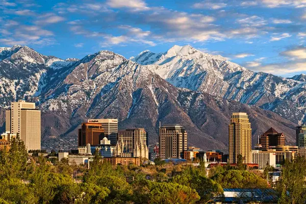 Salt-Lake-City-mountains