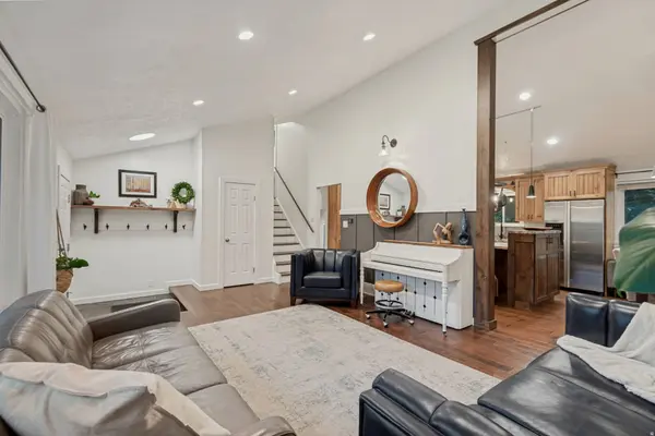 9192 SHAD LN, Sandy, UT 84093
