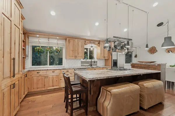 9192 SHAD LN, Sandy, UT 84093