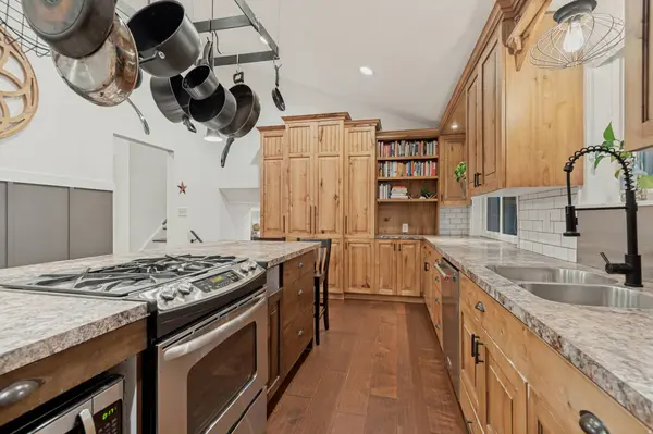 9192 SHAD LN, Sandy, UT 84093