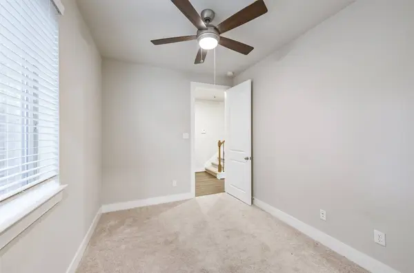 733 Janisch RD, Houston, TX 77018