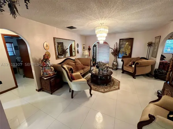 9601 SW 66th St, Miami, FL 33173