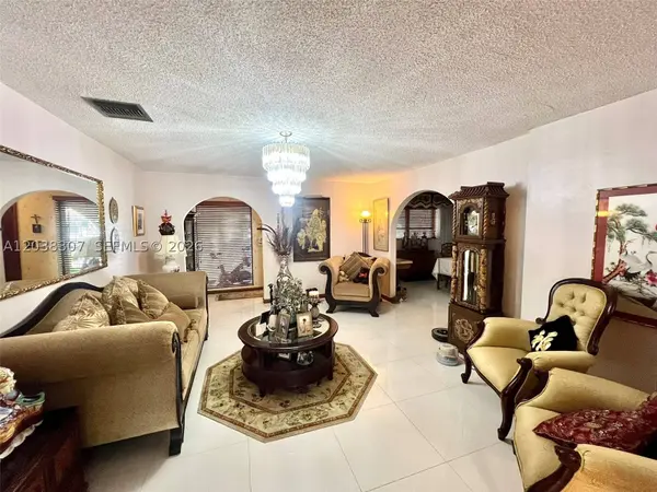 9601 SW 66th St, Miami, FL 33173