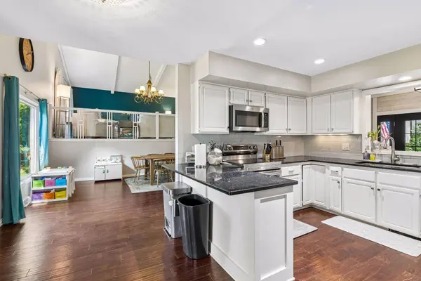 14315 Wedgeway CT, Eden Prairie, MN 55346