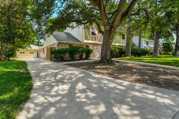 10818 Elmdale DR, Houston, TX 77070