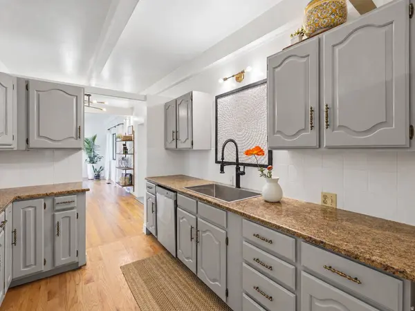 3520 KINGSTON CIR, Ogden, UT 84403
