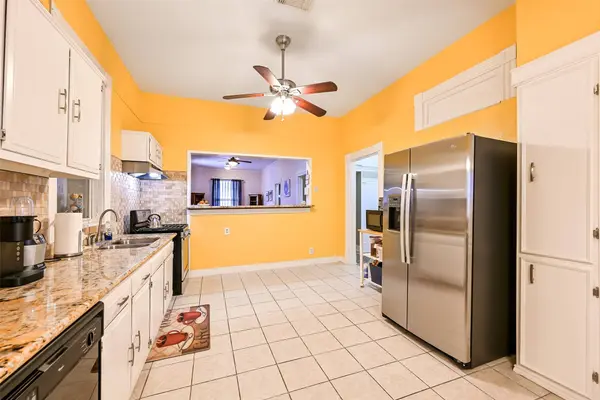 2809 Bernardo De Galvez AVE, Galveston, TX 77550