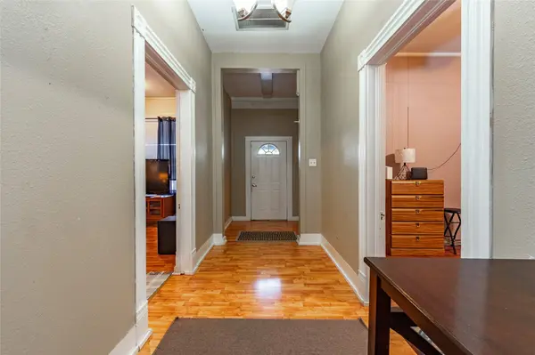 2809 Bernardo De Galvez AVE, Galveston, TX 77550