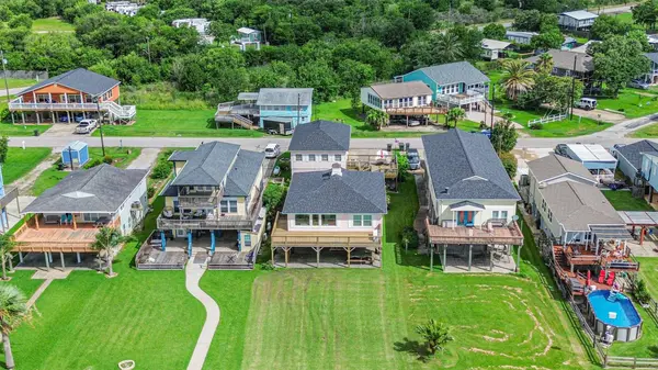 1521 John ST, San Leon, TX 77539