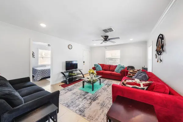 8041 Howard DR #1, Houston, TX 77017