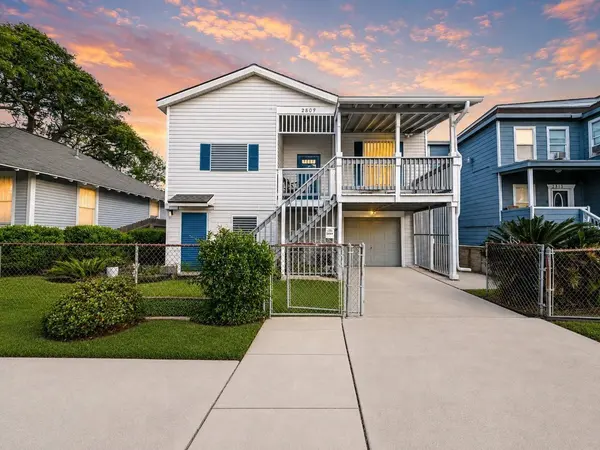 2809 Bernardo De Galvez AVE, Galveston, TX 77550