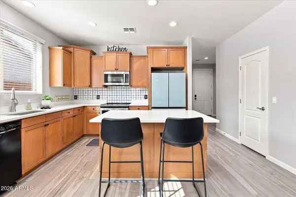 916 W JERSEY Way, San Tan Valley, AZ 85143