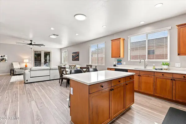 916 W JERSEY Way, San Tan Valley, AZ 85143