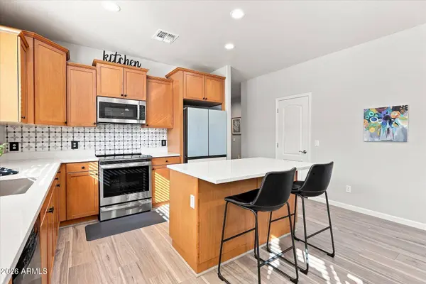 916 W JERSEY Way, San Tan Valley, AZ 85143