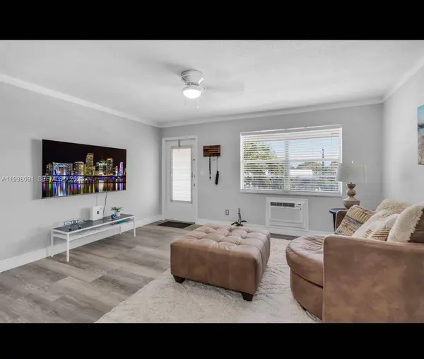 2111 NE 56th St #206, Fort Lauderdale, FL 33308