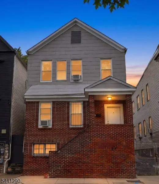 92 S Devine St, Newark City, NJ 07106