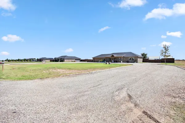 9007 County Road 6100, Shallowater, TX 79363