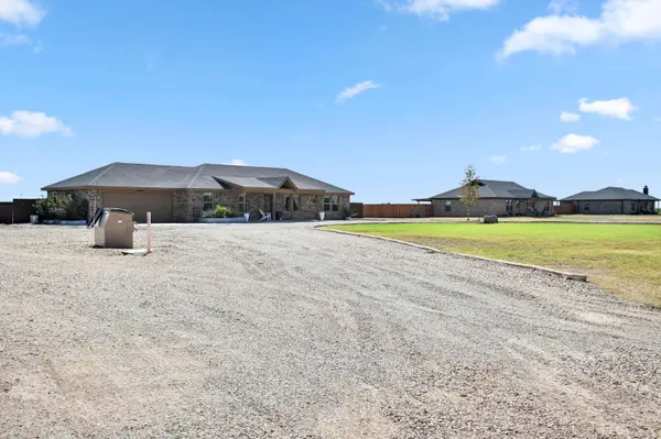 9007 County Road 6100, Shallowater, TX 79363