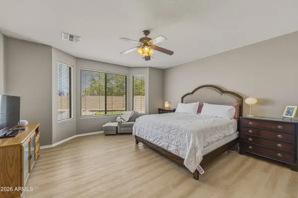 1826 E VALENCIA Drive, Phoenix, AZ 85042
