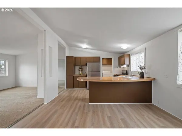 9874 GOLF CLUB RD #82, Stayton, OR 97383