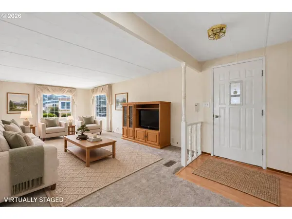 15130 S MAPLELANE RD #32, Oregon City, OR 97045