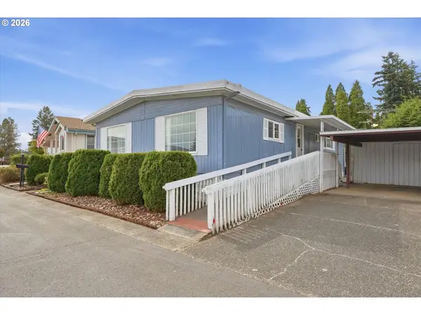 15130 S MAPLELANE RD #32, Oregon City, OR 97045