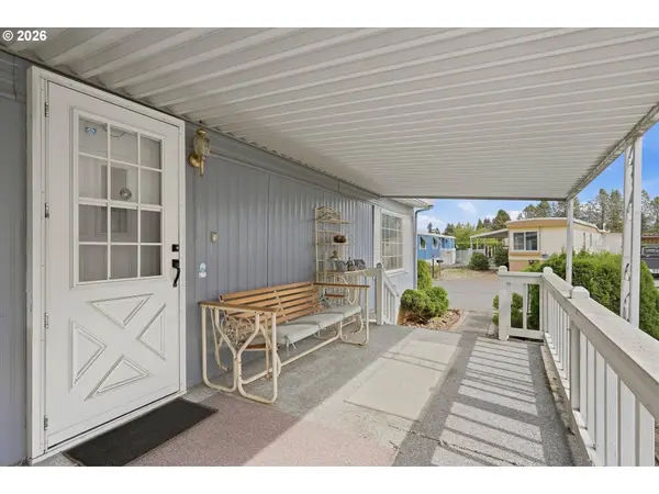 15130 S MAPLELANE RD #32, Oregon City, OR 97045