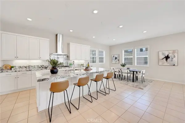 104 Sculpture, Irvine, CA 92618