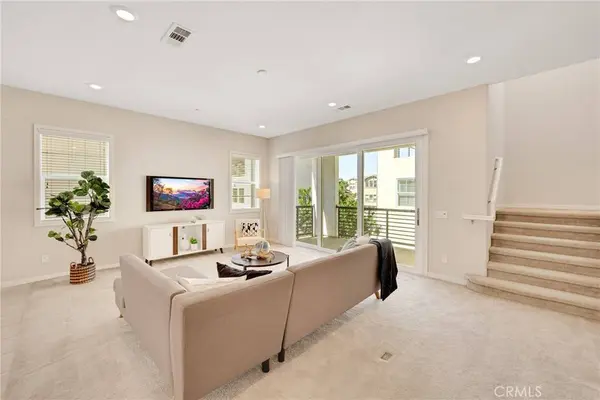 104 Sculpture, Irvine, CA 92618