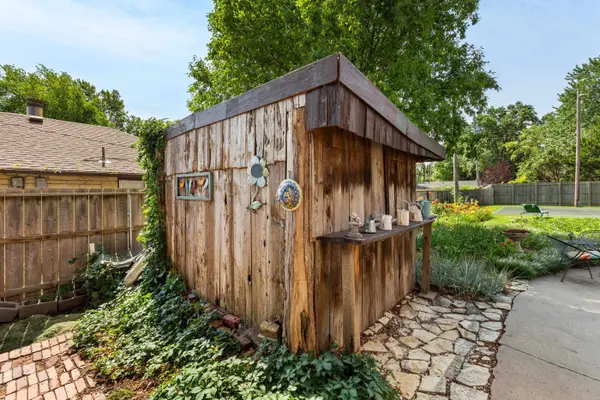 3705 E Mount Vernon St, Wichita, KS 67218