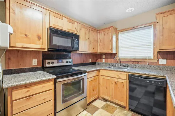 6915 Gary Avenue, Lubbock, TX 79413