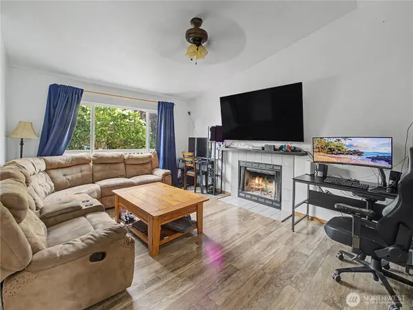 307 Berninger ST, Enumclaw, WA 98022