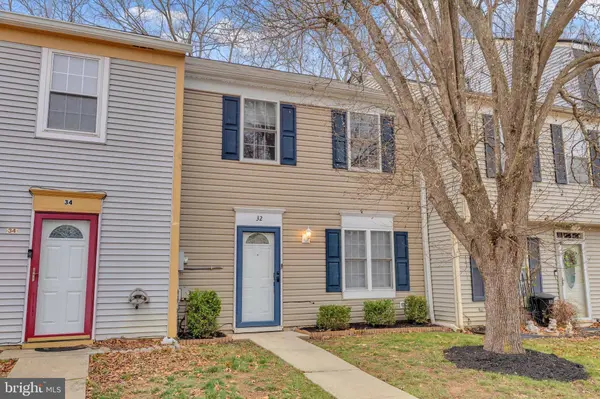 32 MEADOWSIDE CT
