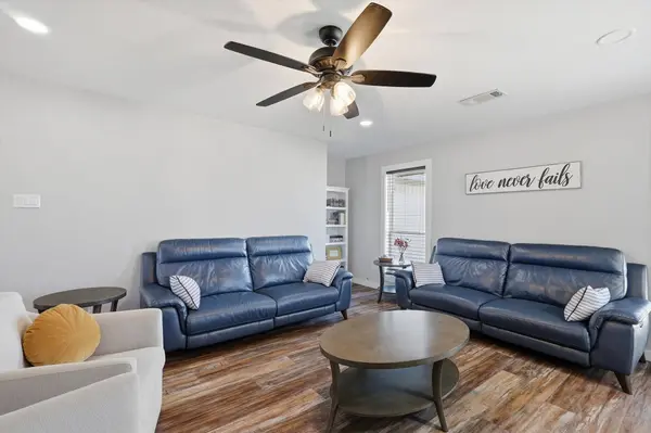 101 S Haven PL, Waxahachie, TX 75165