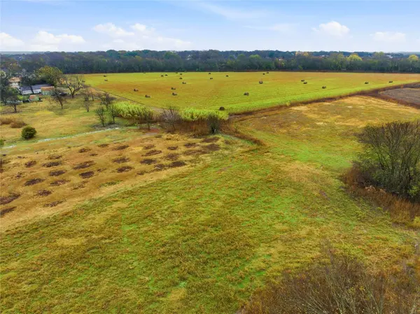 TBD E Travis ST, Italy, TX 76651