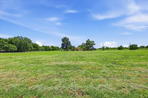 611 Johnston RD, Waxahachie, TX 75167