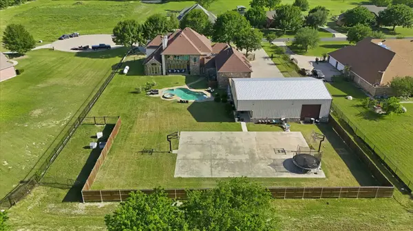 2056 Willow Bend DR