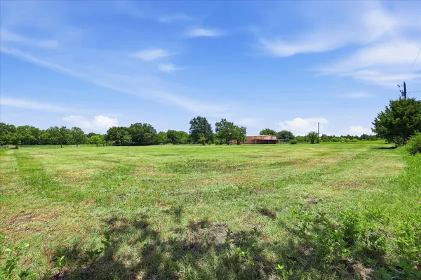 611 Johnston RD, Waxahachie, TX 75167