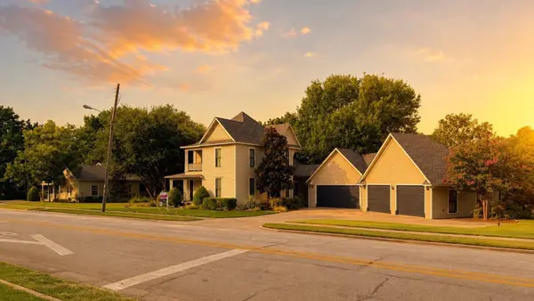 1025 W Main ST, Waxahachie, TX 75165