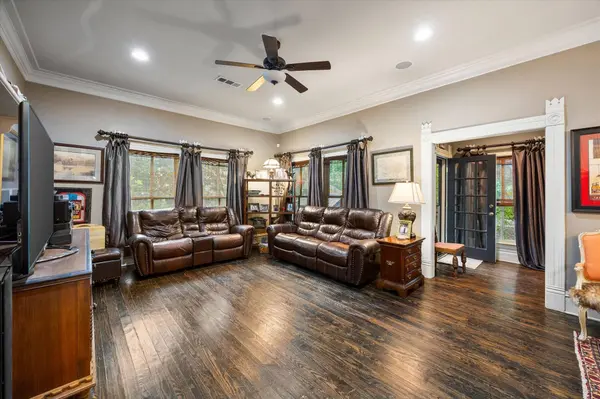 1025 W Main ST, Waxahachie, TX 75165